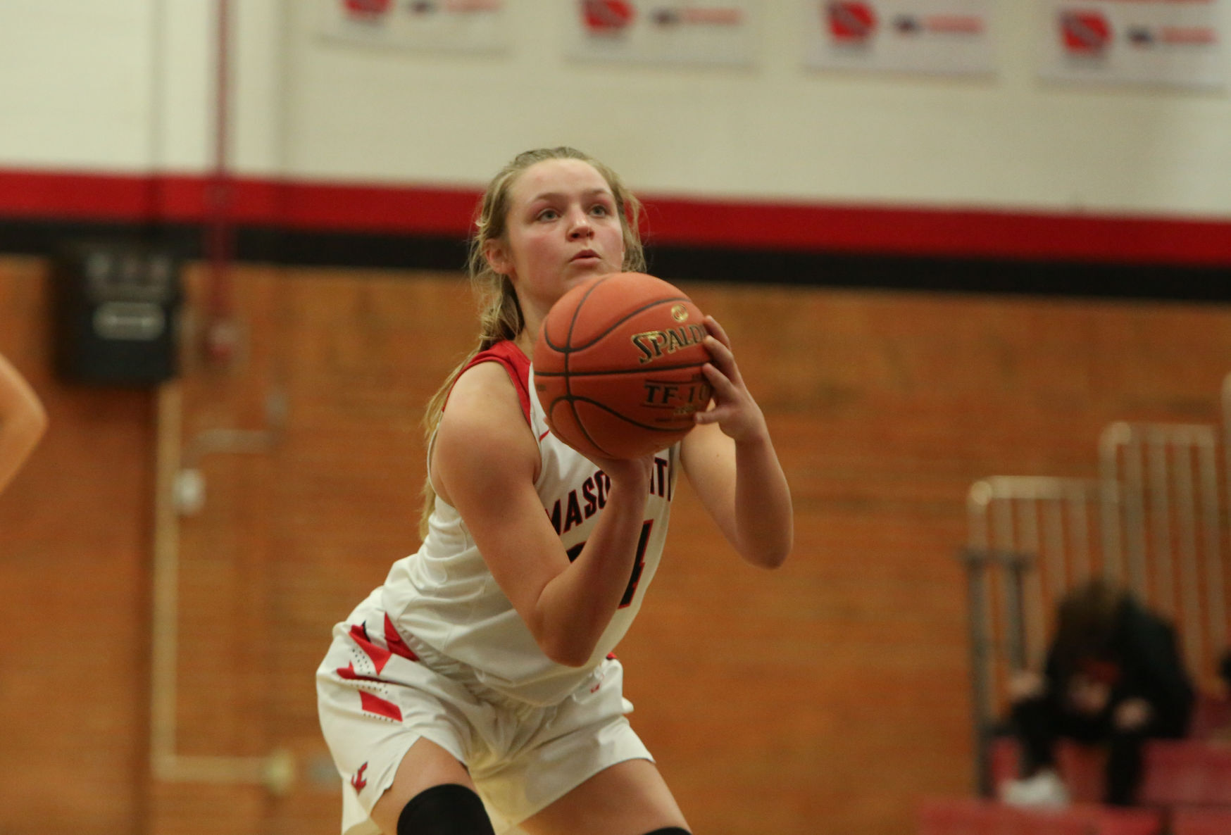Mason City girls basketball vs Charles City - Spotts